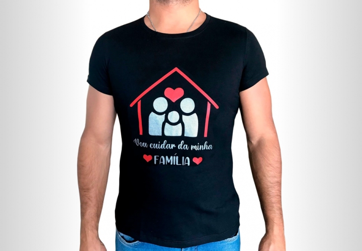 Foto Camiseta Preta Vou Cuidar da Minha Família